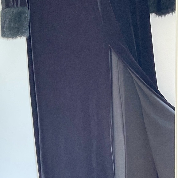 LULY K new york city. VintageBlack  Velvet Coat/ Duster , faux fur collar🌹 - Picture 5 of 10